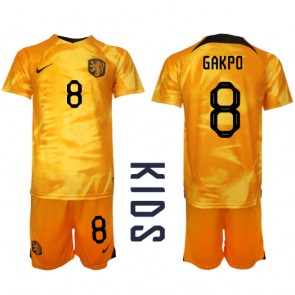 Nederländerna Cody Gakpo #8 Hemmaställ Barn VM 2022 Kortärmad (+ Korta byxor)